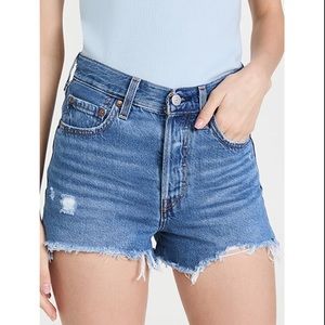 Levi’s Ribcage Shorts